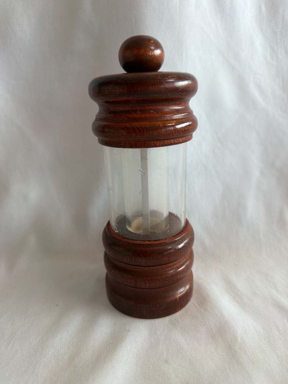 Vintage Leeds Engineering Corp. Wood and Acrylic Salt and Pepper Grinder Shaker